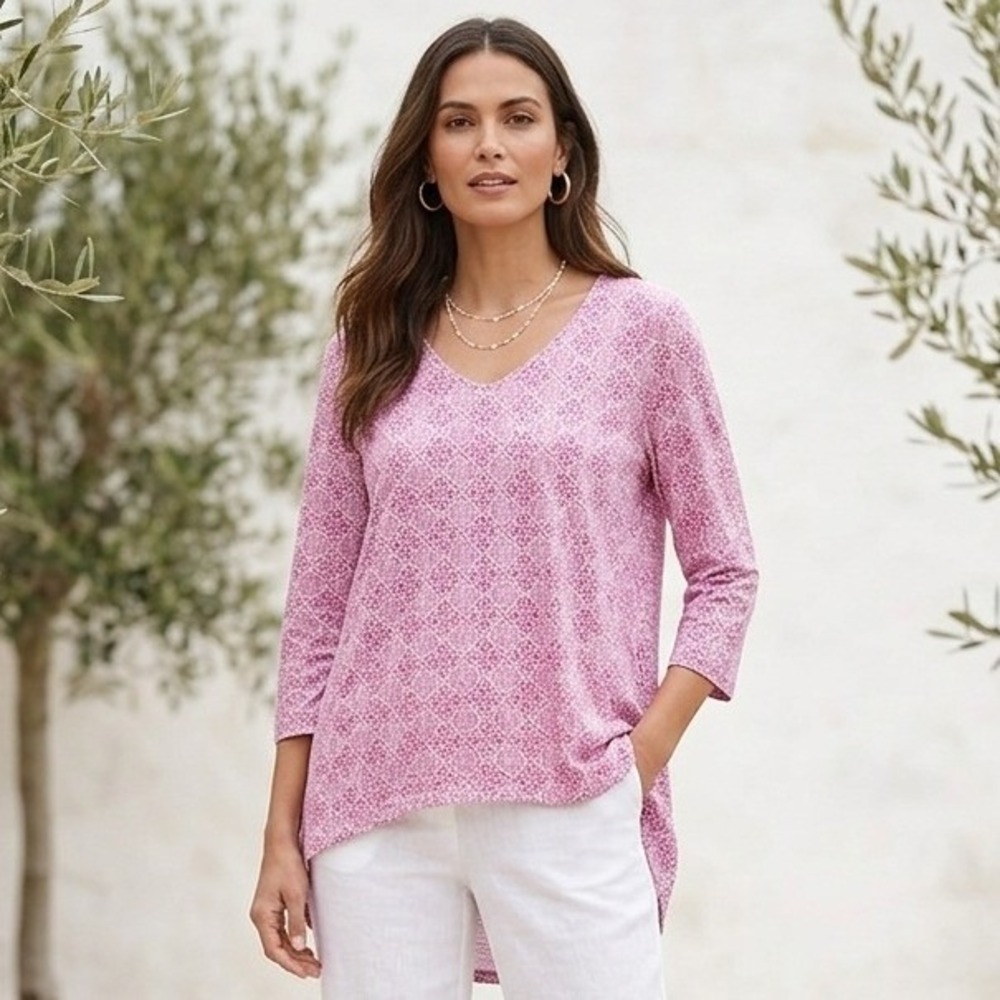 Chico's Ultimate Tee XL Women 3 Pink Geometric V-Neck High-Low 3/4 Sleeve Top